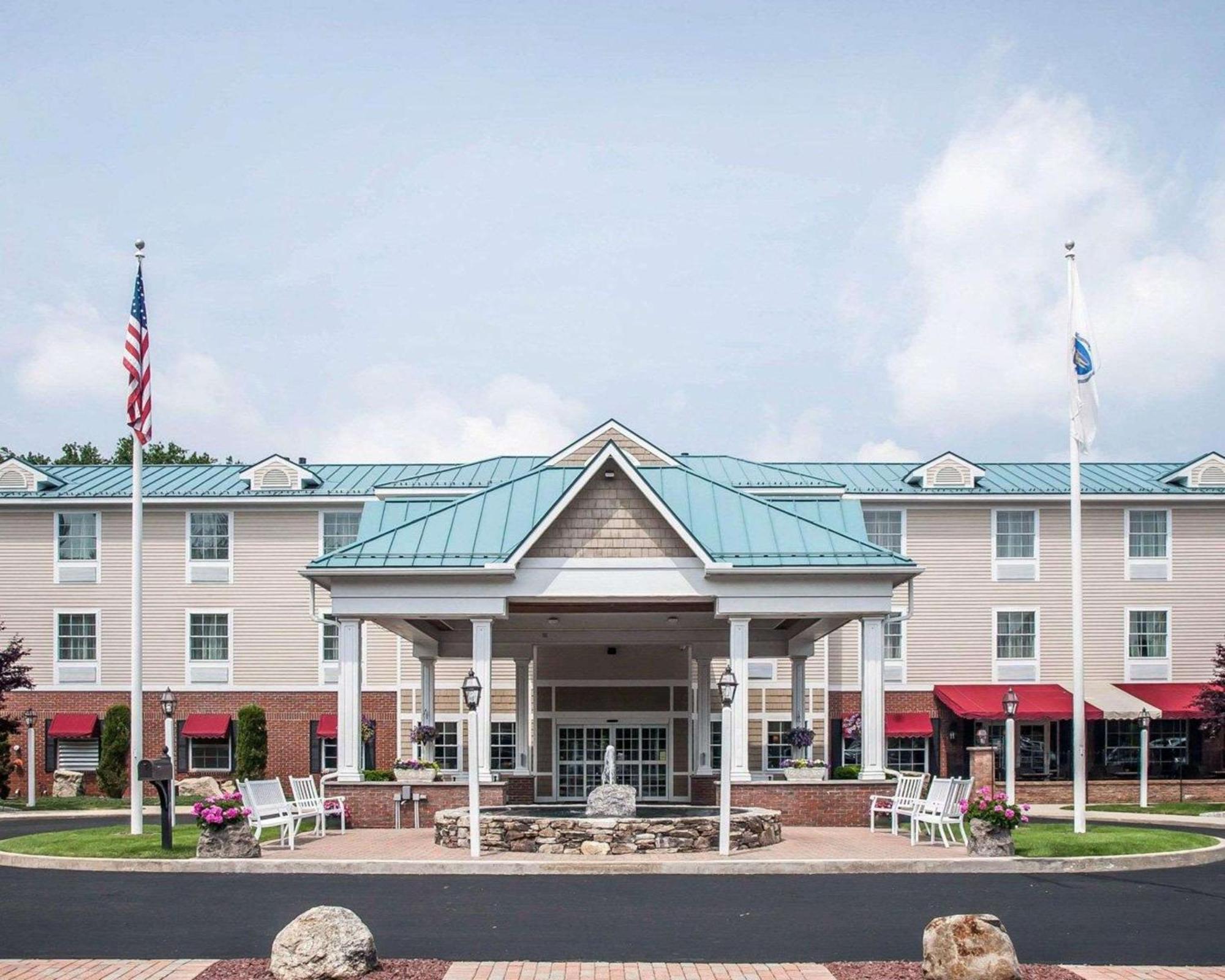 Comfort Inn & Suites Sturbridge-Brimfield المظهر الخارجي الصورة