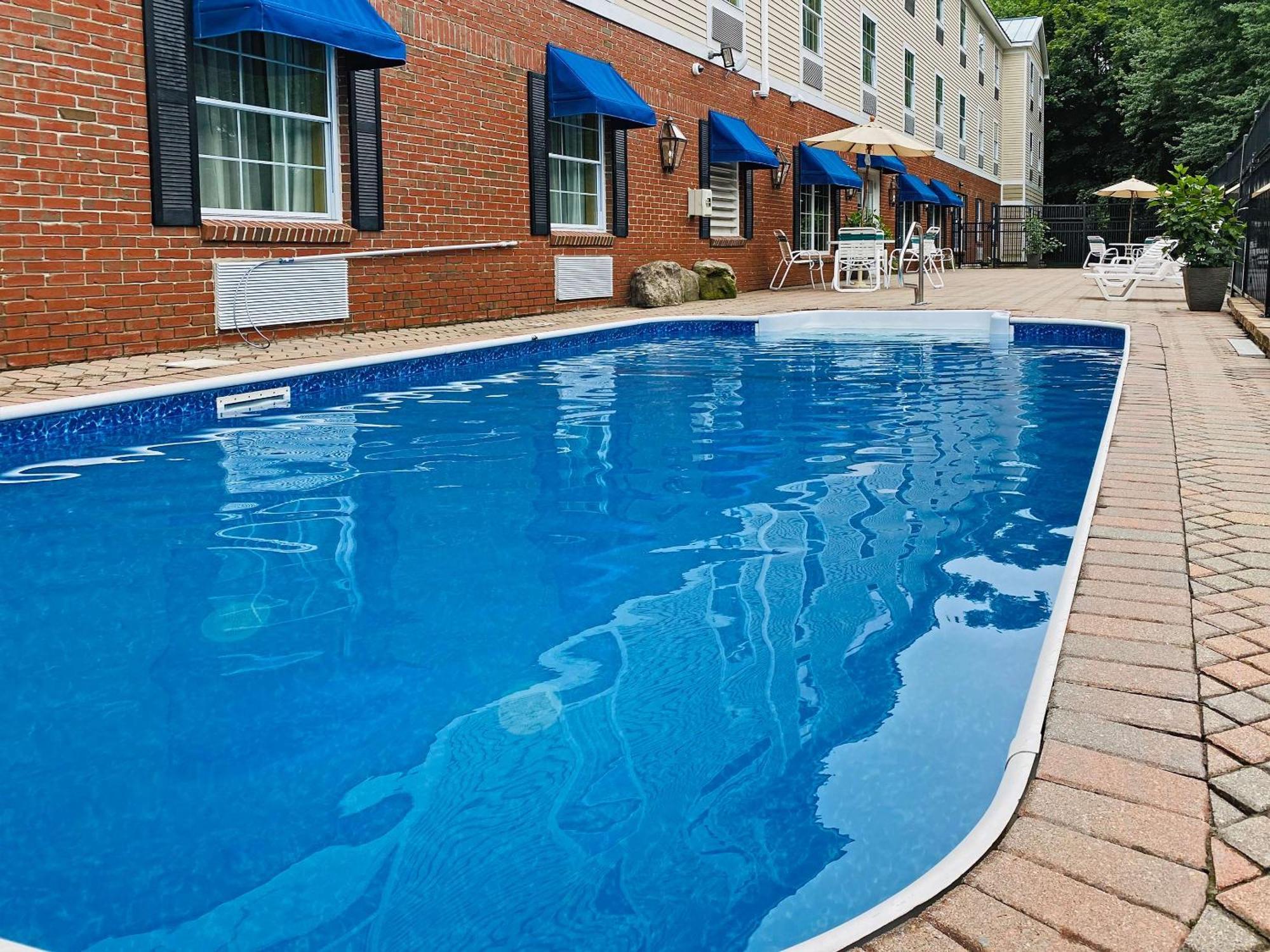 Comfort Inn & Suites Sturbridge-Brimfield المظهر الخارجي الصورة