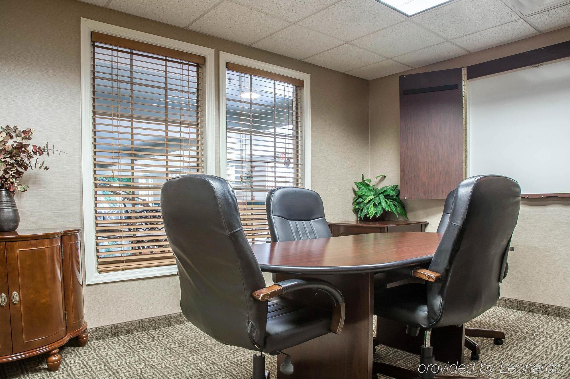Comfort Inn & Suites Sturbridge-Brimfield المظهر الخارجي الصورة