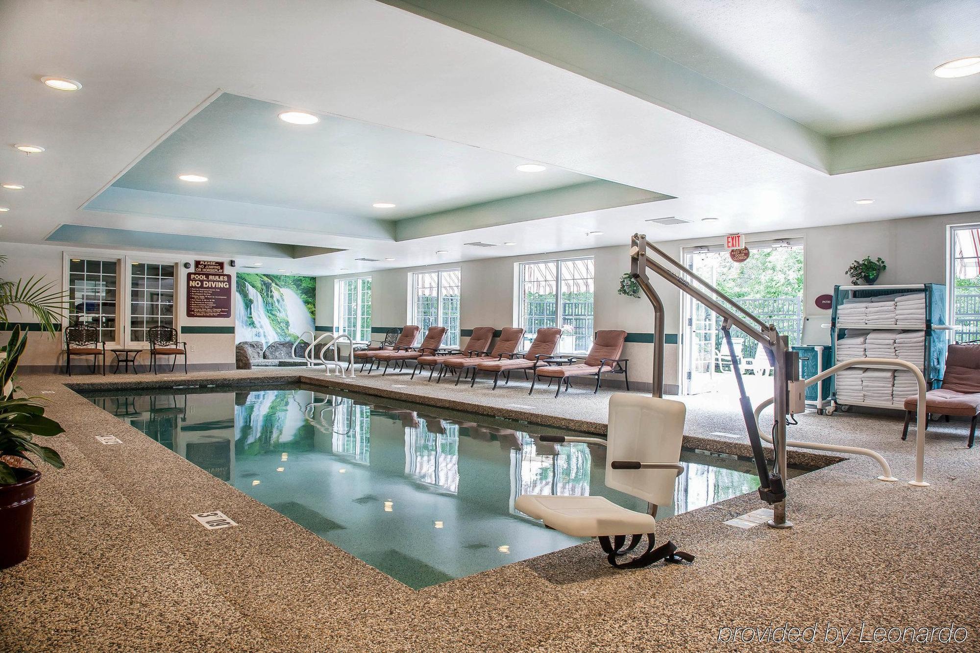 Comfort Inn & Suites Sturbridge-Brimfield المظهر الخارجي الصورة