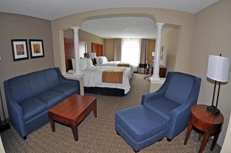 Comfort Inn & Suites Sturbridge-Brimfield المظهر الخارجي الصورة