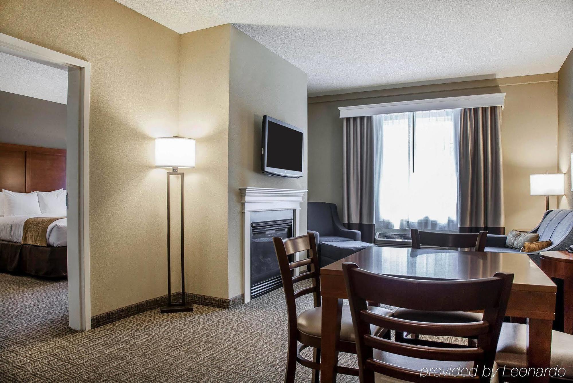 Comfort Inn & Suites Sturbridge-Brimfield المظهر الخارجي الصورة