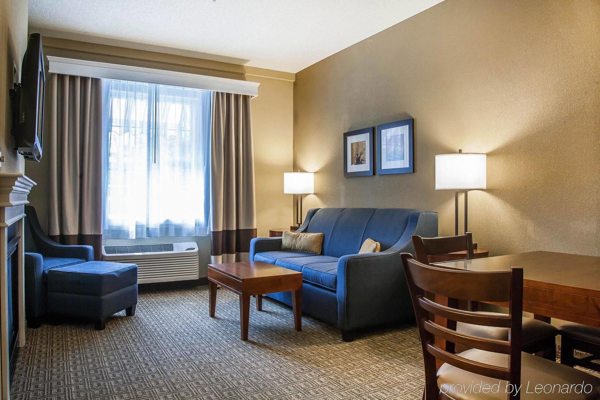 Comfort Inn & Suites Sturbridge-Brimfield المظهر الخارجي الصورة