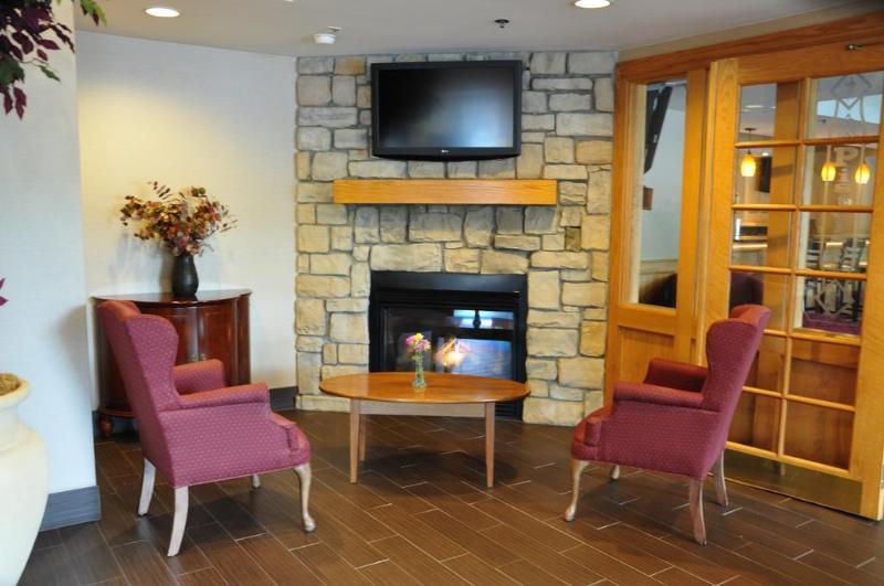 Comfort Inn & Suites Sturbridge-Brimfield المظهر الخارجي الصورة