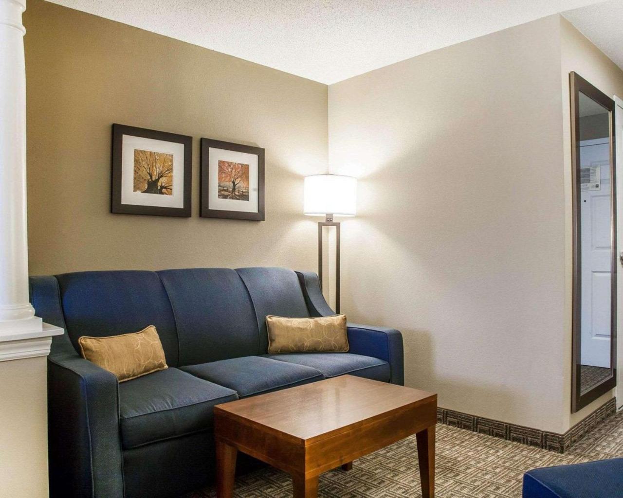 Comfort Inn & Suites Sturbridge-Brimfield المظهر الخارجي الصورة