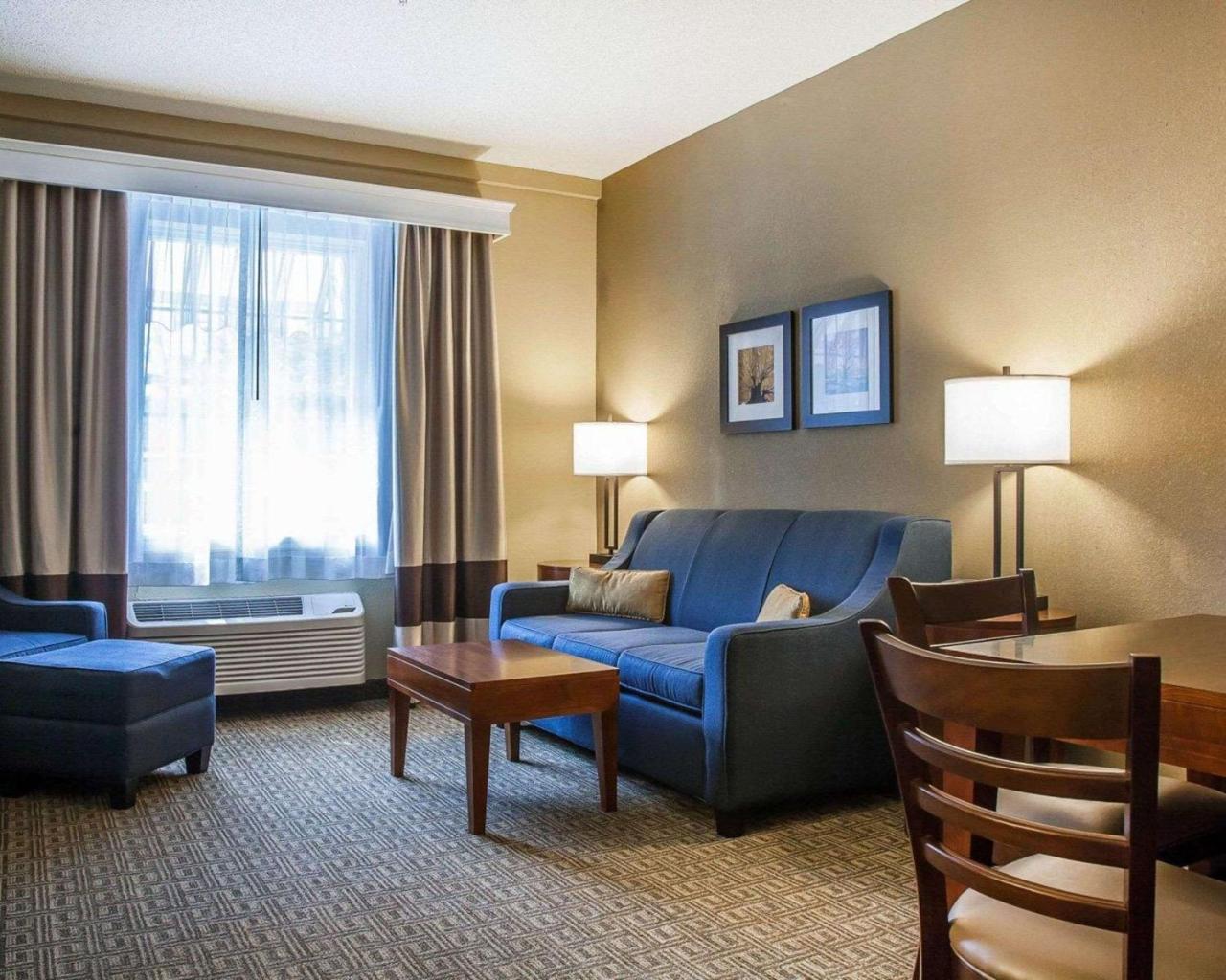 Comfort Inn & Suites Sturbridge-Brimfield المظهر الخارجي الصورة