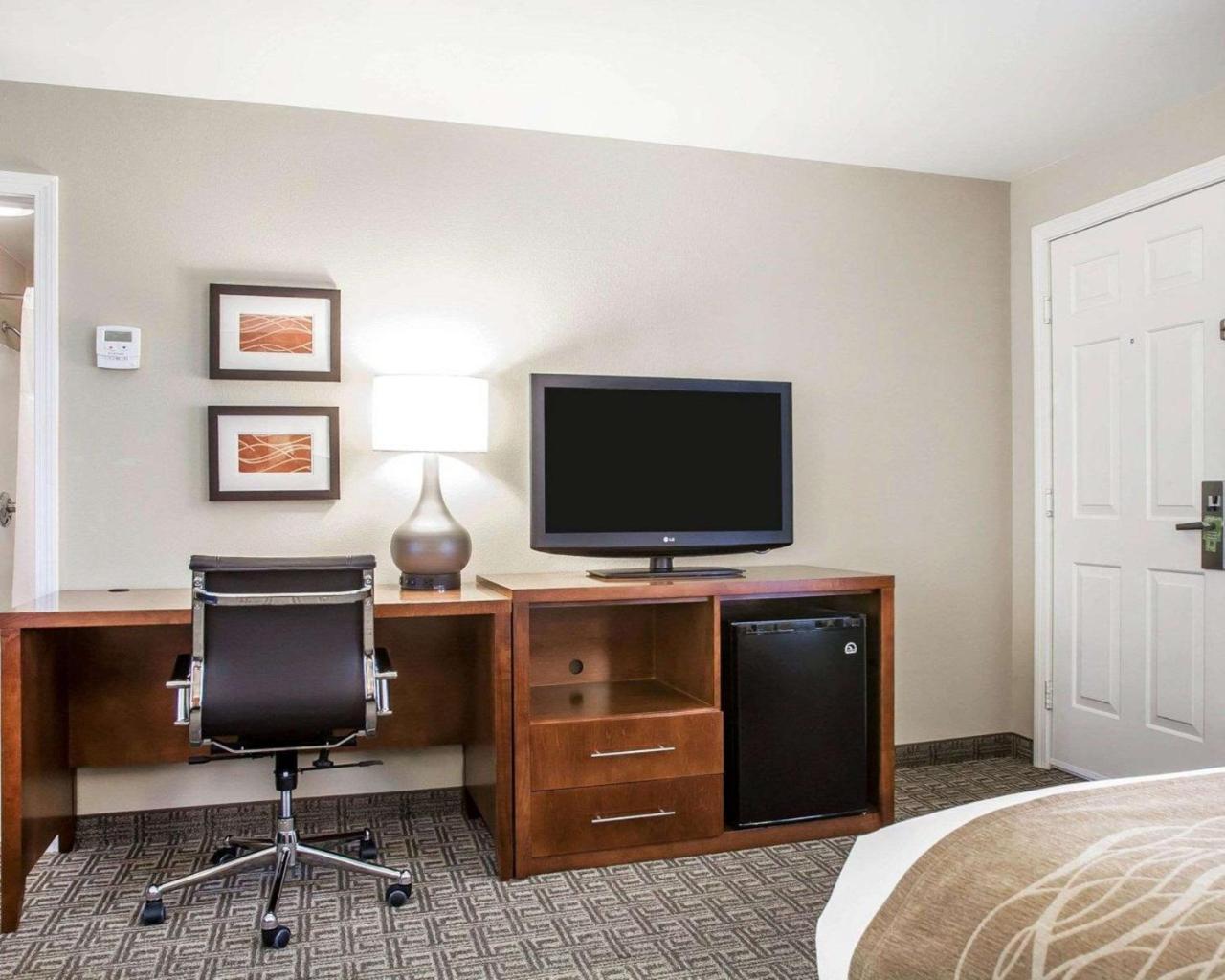 Comfort Inn & Suites Sturbridge-Brimfield المظهر الخارجي الصورة