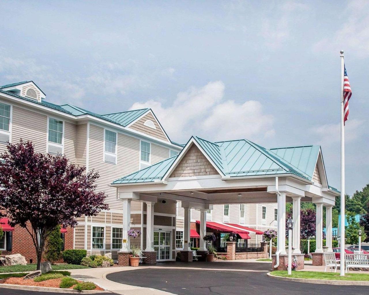 Comfort Inn & Suites Sturbridge-Brimfield المظهر الخارجي الصورة