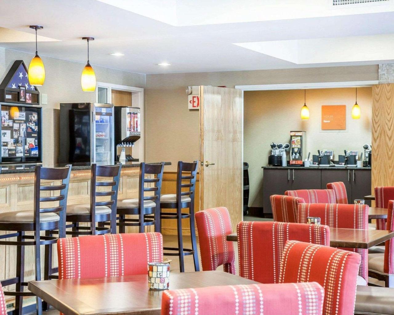 Comfort Inn & Suites Sturbridge-Brimfield المظهر الخارجي الصورة